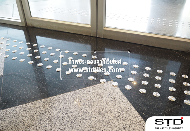 การติดตั้งหมุดทางเดินคนพิการบนพื้นหินแกรนิต , stainless tactile indicator on granite flooring 